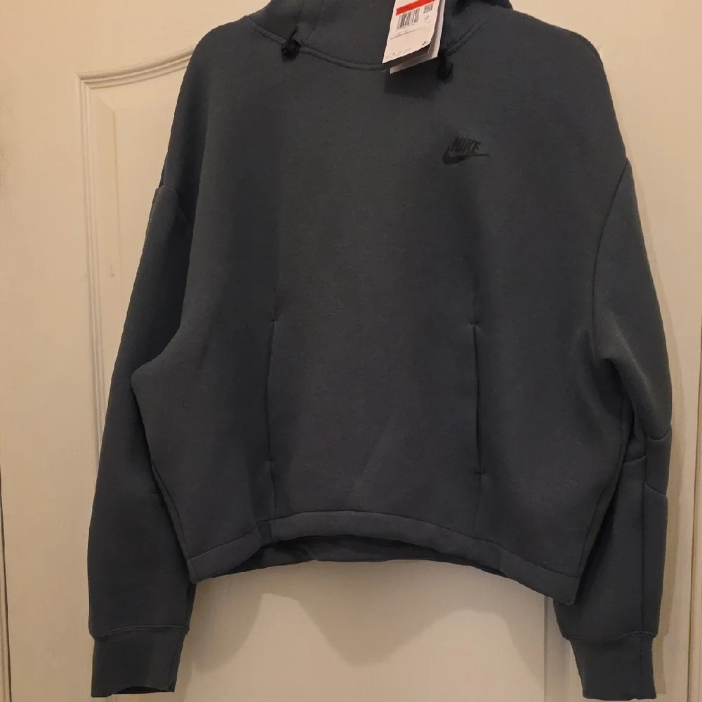 Nike Sportswear Tech Fleece Women's Oversized Hoodie - L NWT - Picture 6 of 9
